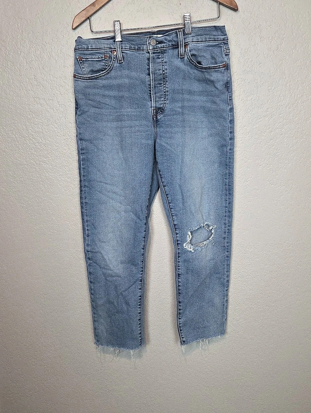 Levi's Wedge Straight Button Down Distressed Jeans 32